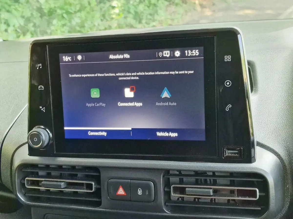 2023-vauxhall-combo-life-e-design-xl-big-25
