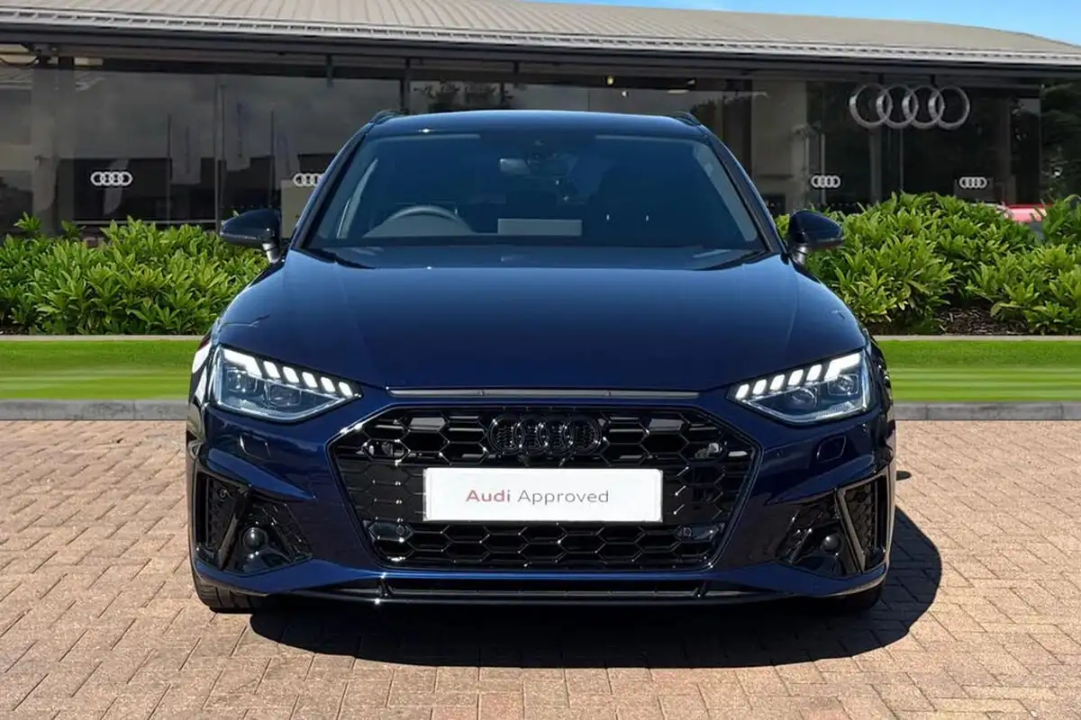 2024-audi-a4-avant-20-35-tdi-black-edition-big-5