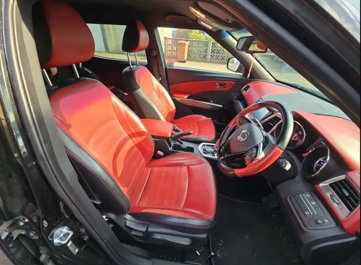 2015-kgm-ssangyong-tivoli-16-elx-auto-big-5
