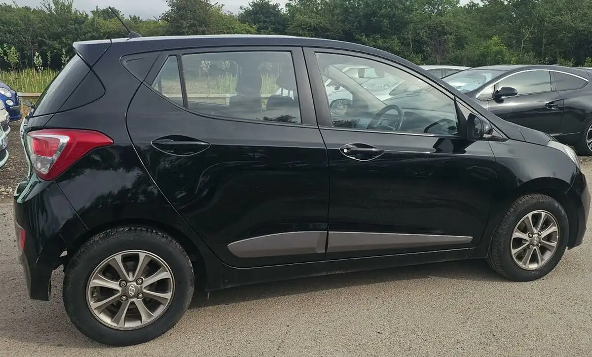 2015-hyundai-i10-12-premium-big-4