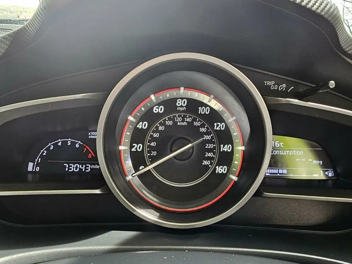 2015-mazda-mazda3-20-se-hatchback-5d-big-29