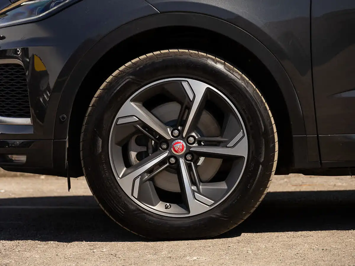2021-jaguar-e-pace-15-p300e-r-dynamic-se-big-16
