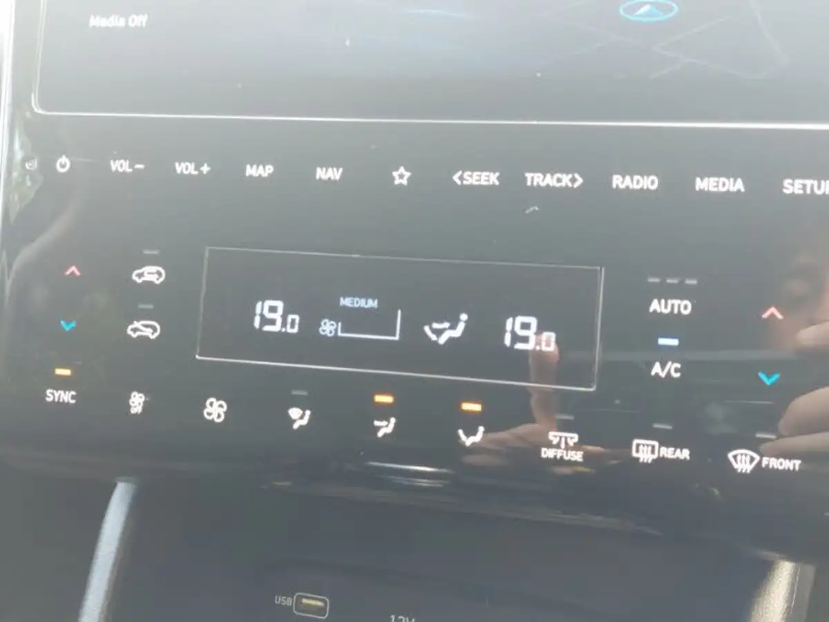 2022-hyundai-tucson-16-t-gdi-premium-150ps-big-12