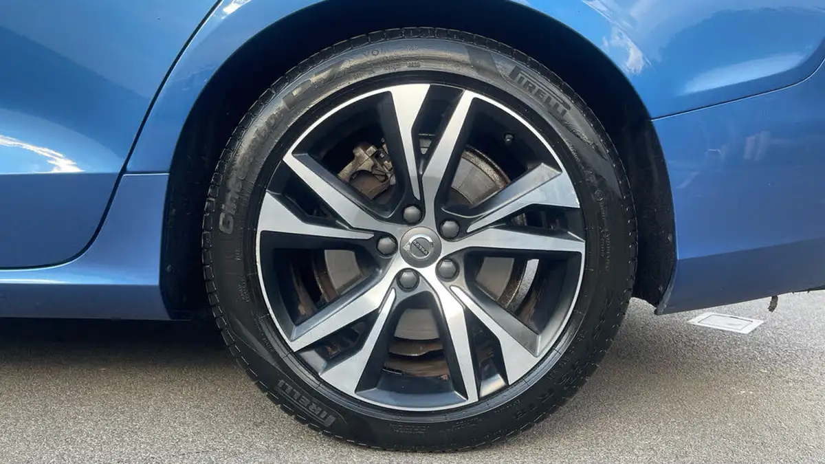 2020-volvo-s60-20-t8-r-design-plus-big-17