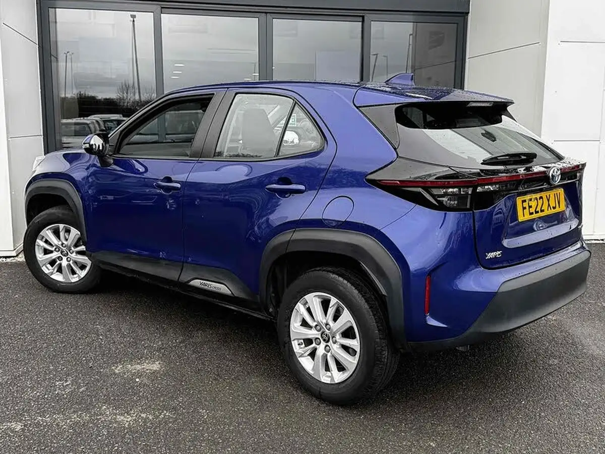 2022-toyota-yaris-cross-15-vvt-i-icon-big-20