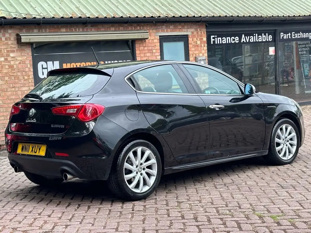 2011-alfa-romeo-giulietta-20td-veloce-170bhp-big-4