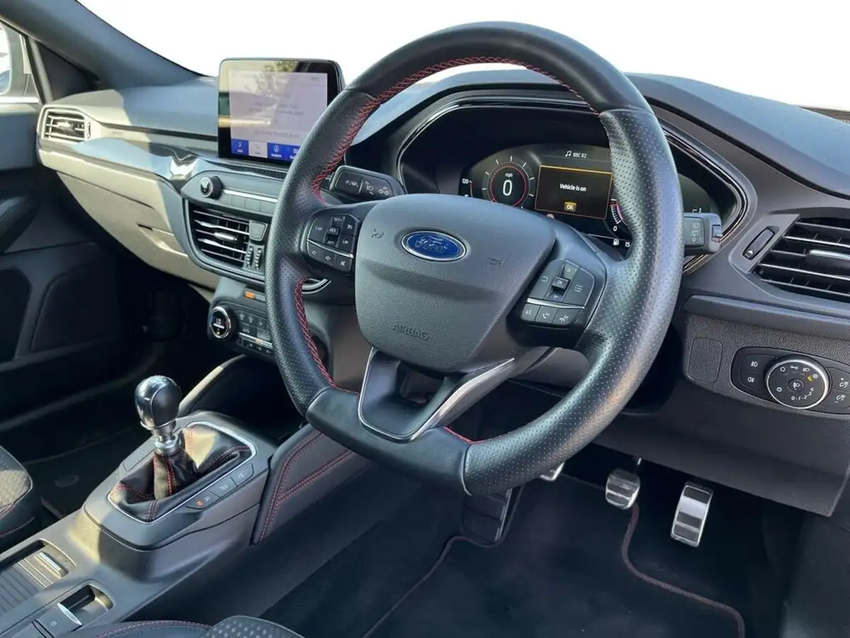 2020-ford-focus-15-st-line-x-hatchback-big-6