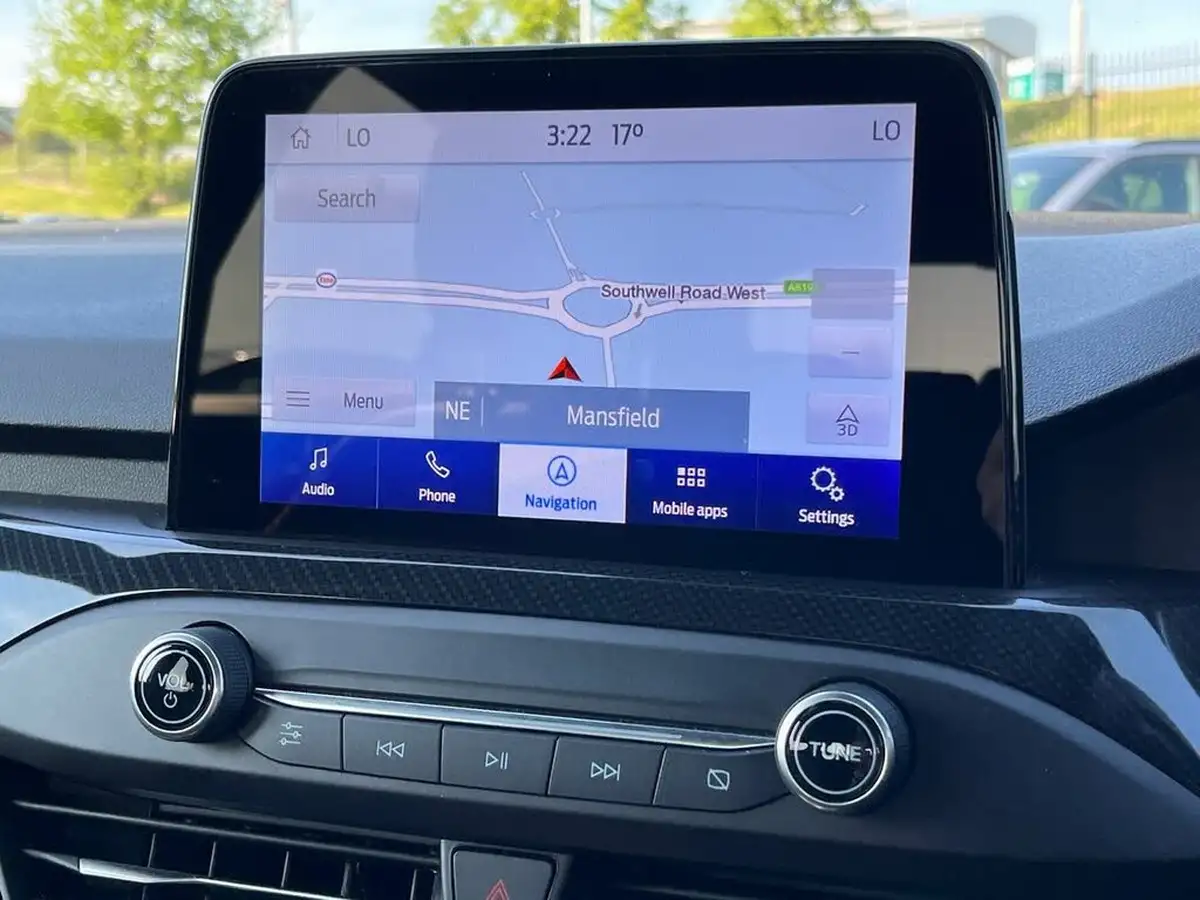 2020-ford-focus-15-st-line-x-hatchback-big-10