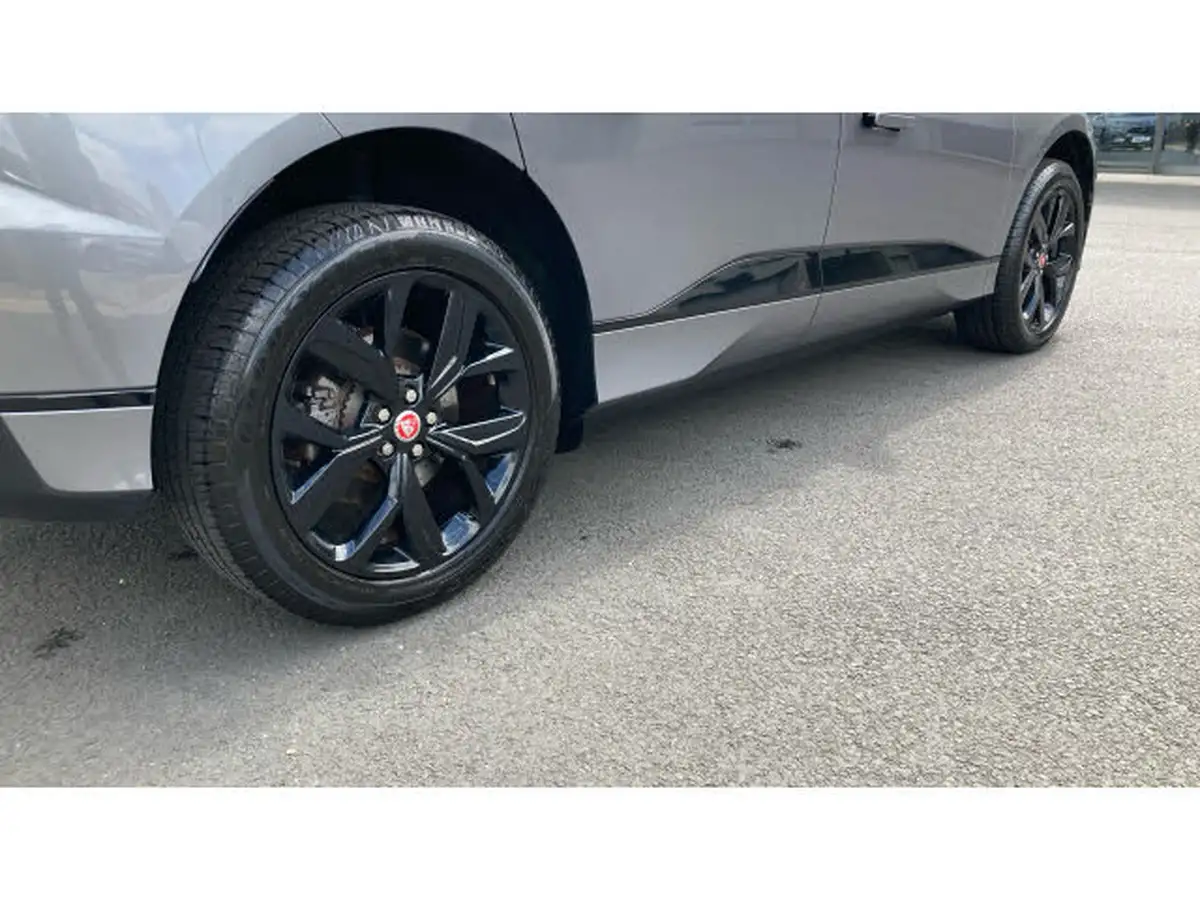 2021-jaguar-i-pace-ev400-black-big-35