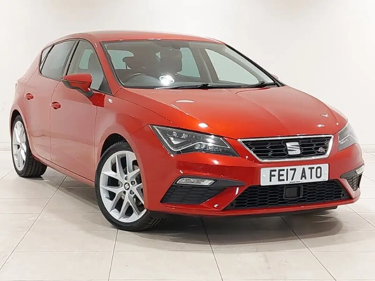 2017-seat-leon-14-ecotsi-fr-technology-hatchback-5d-big-0