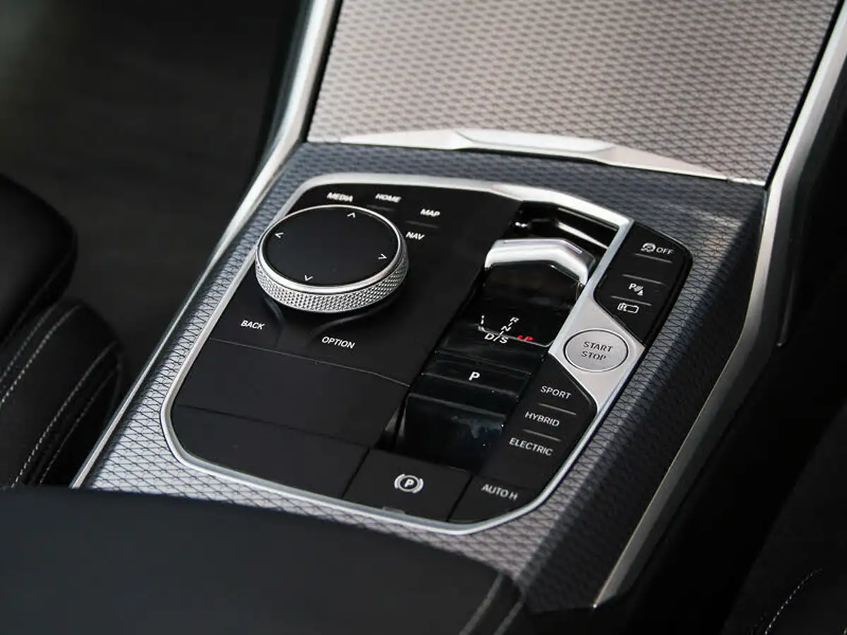 2024-bmw-3-series-20-330e-m-sport-saloon-4d-big-14