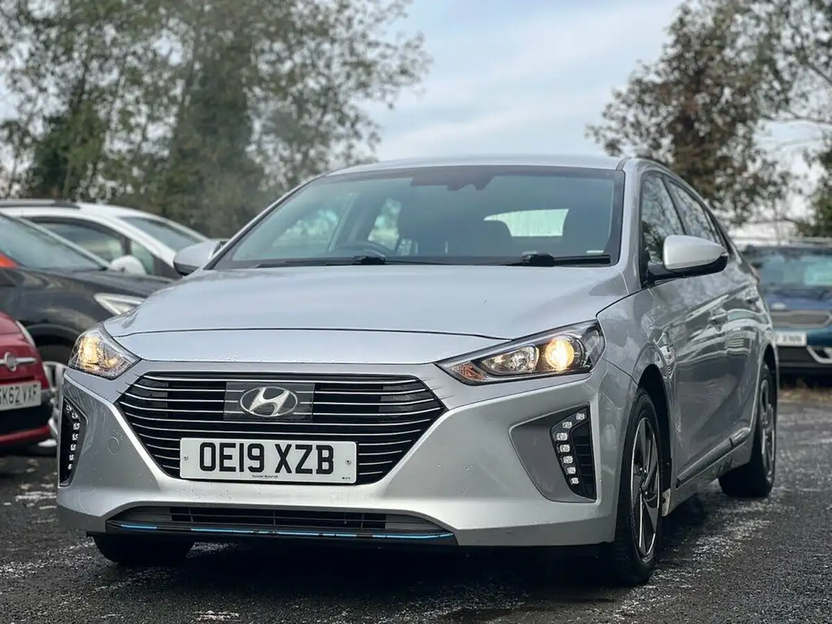2019-hyundai-ioniq-16-gdi-se-hybrid-big-2