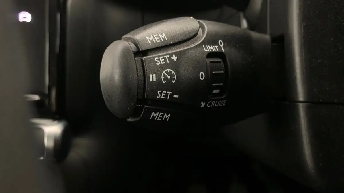2017-citroen-c3-12-puretech-feel-82ps-big-31
