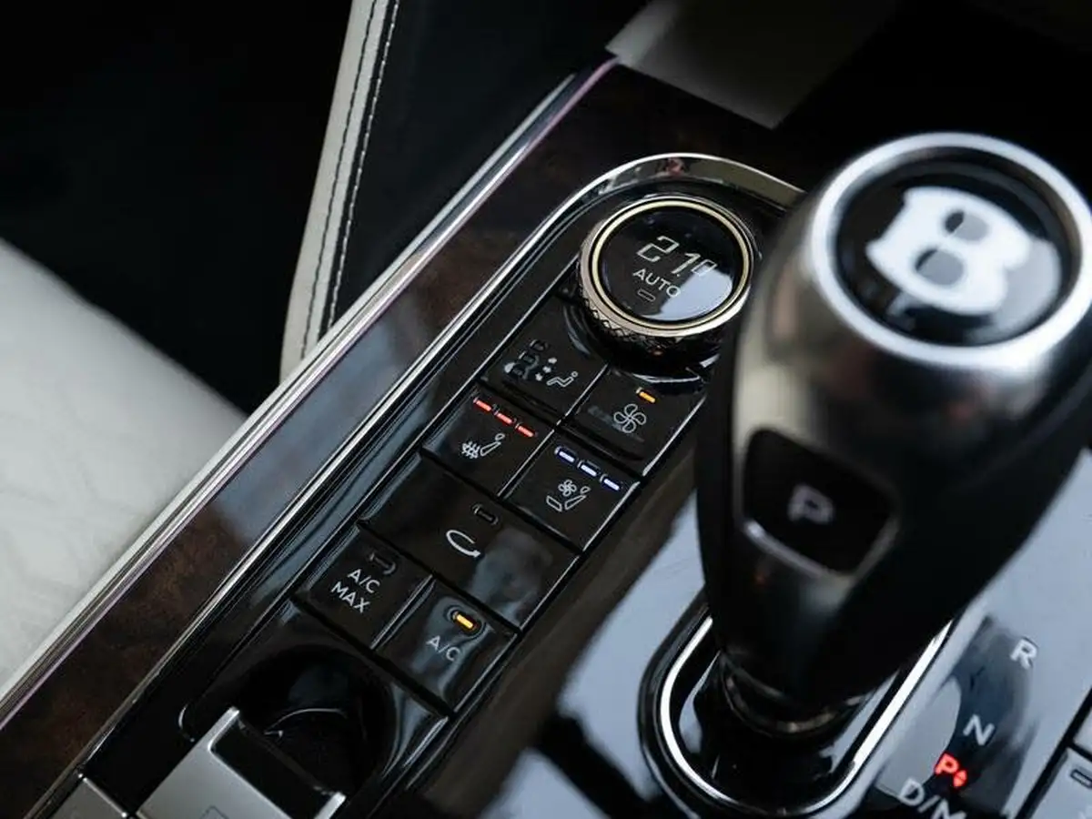 2024-bentley-flying-spur-big-51