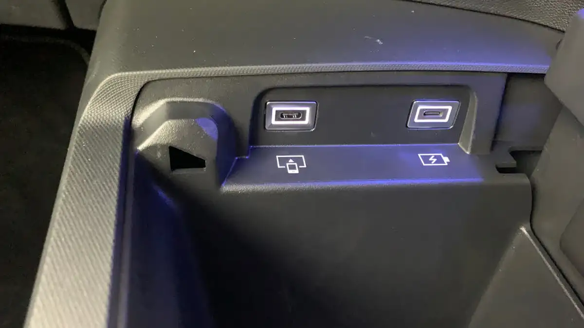 2024-peugeot-3008-suv-12-puretech-gt-136ps-hybrid-e-dsc6-big-24