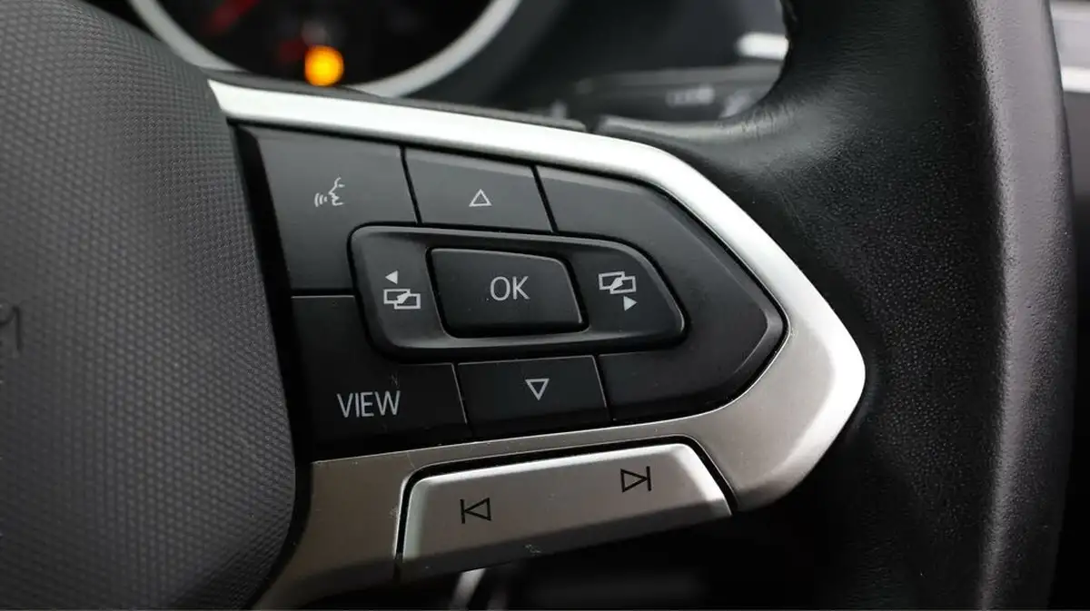 2022-volkswagen-tiguan-15-tsi-life-150ps-big-21