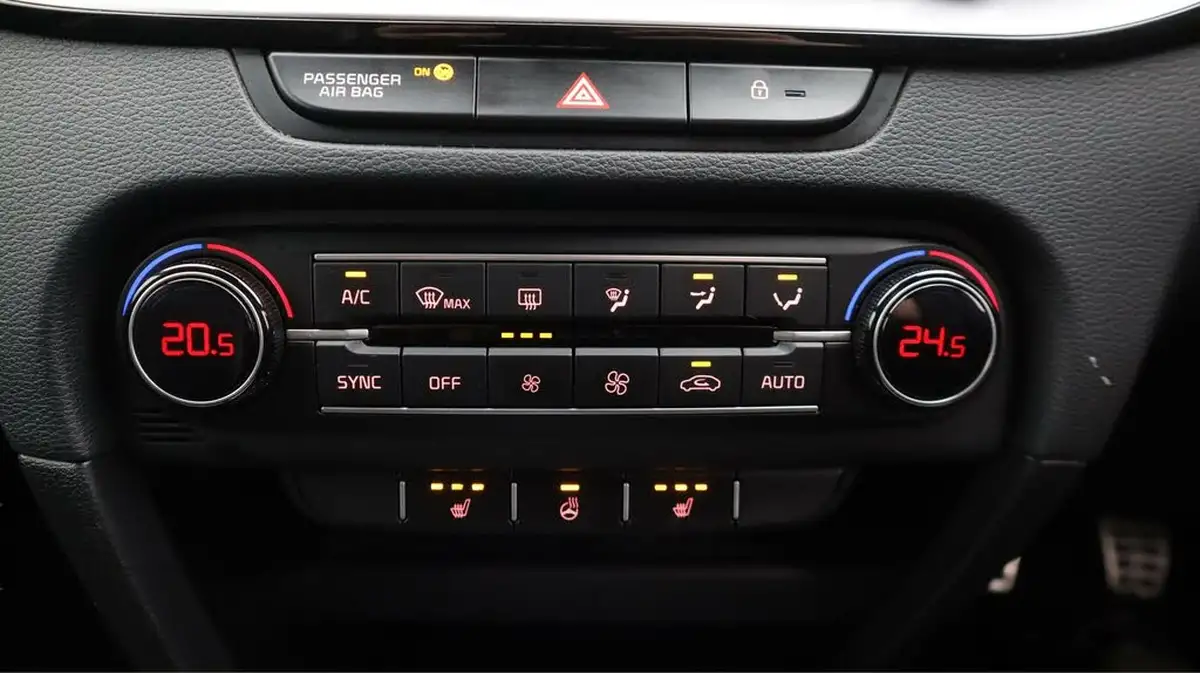 2022-kia-pro-ceed-15-t-gdi-gt-line-big-12