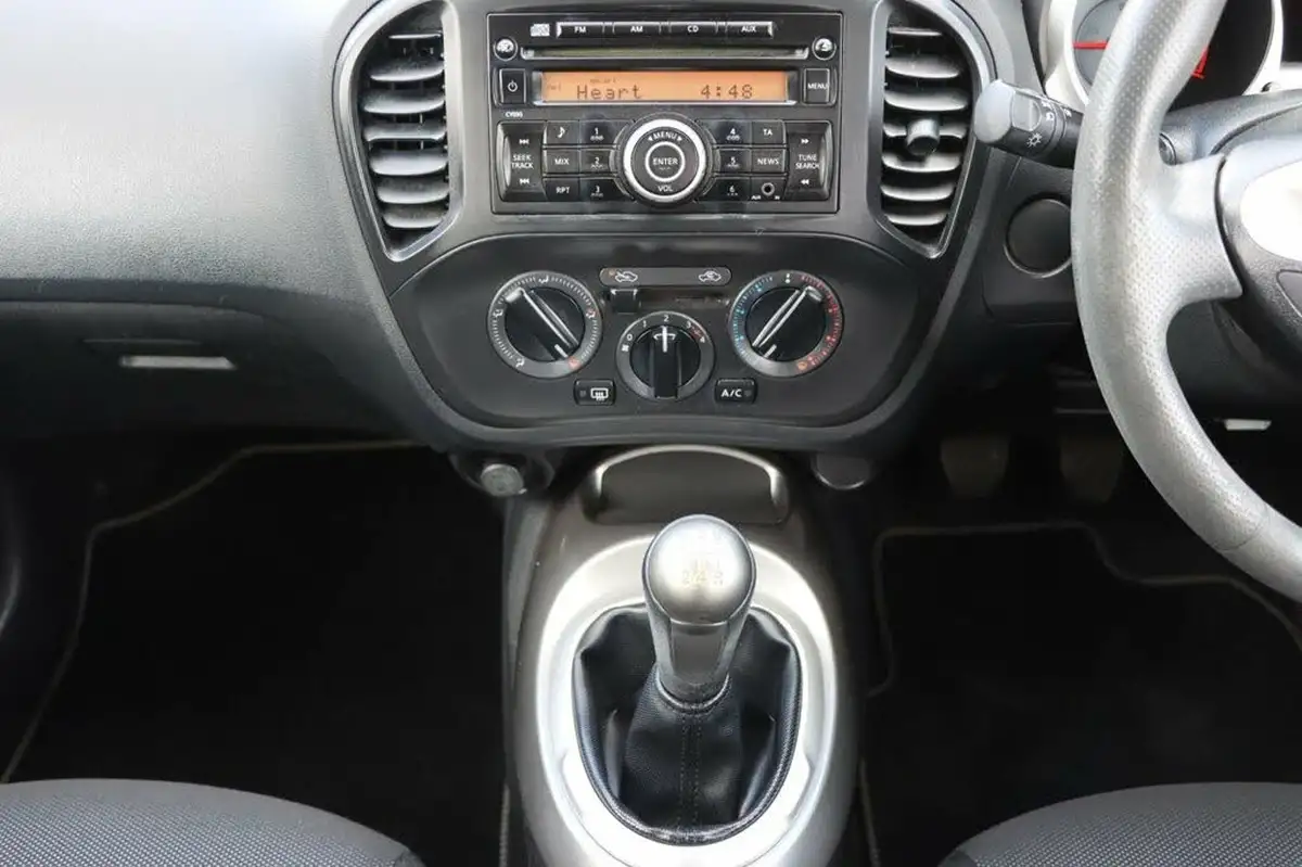 2013-nissan-juke-16-visia-16v-big-17