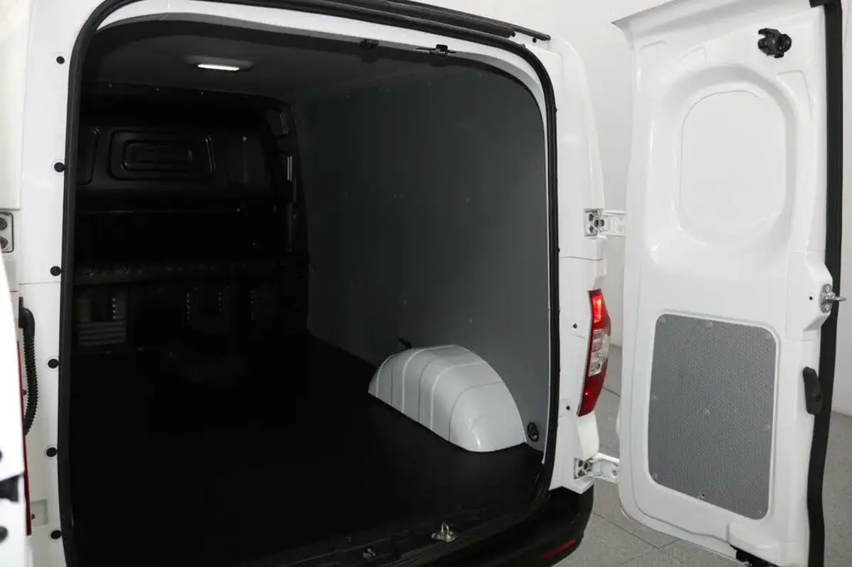 2021-maxus-e-deliver-3-e-l1h1-35kwh-big-17
