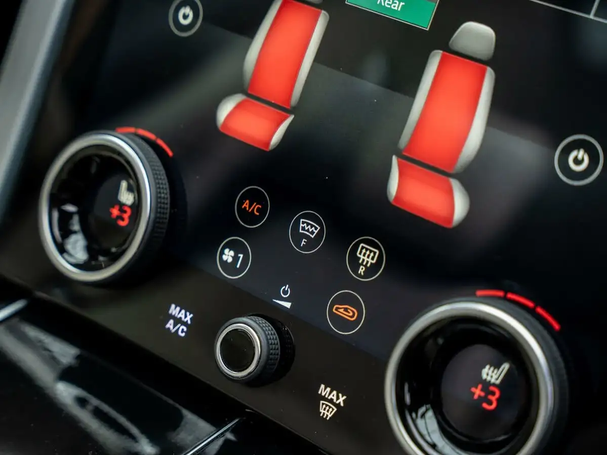2021-land-rover-range-rover-30-d300-westminster-big-37