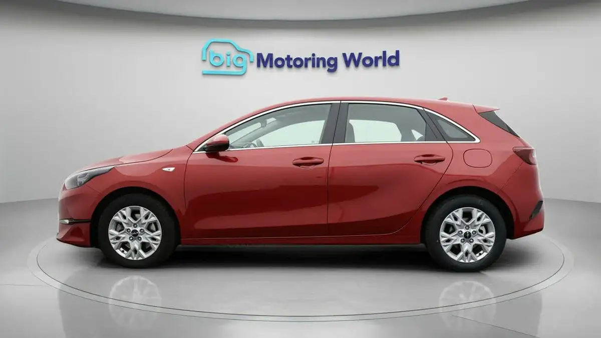 2024-kia-ceed-15-t-gdi-2-138bhp-hatchback-big-3