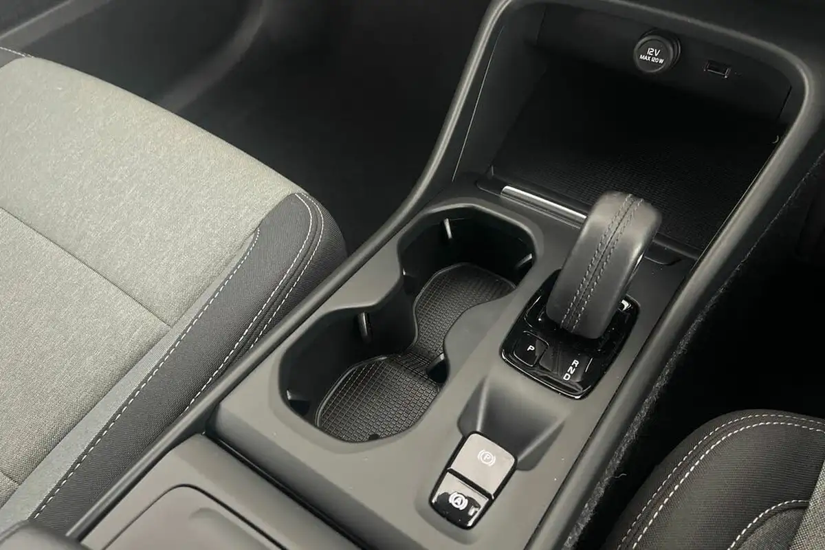 2021-volvo-xc40-20-b4-momentum-197bhp-awd-geartronic-big-12
