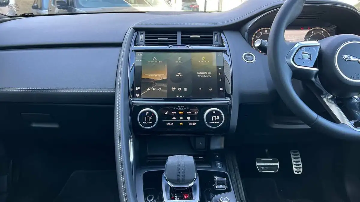 2024-jaguar-e-pace-20-d200-r-dynamic-se-black-big-13