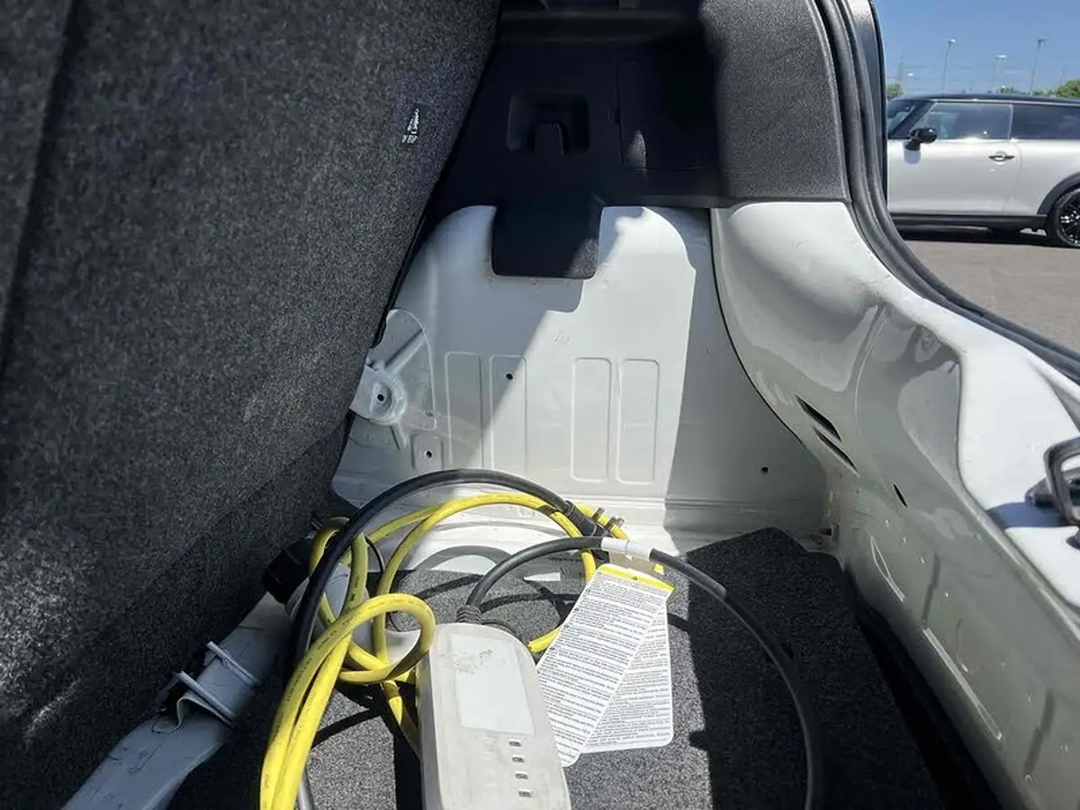 2022-volkswagen-up-e-e-up-big-19