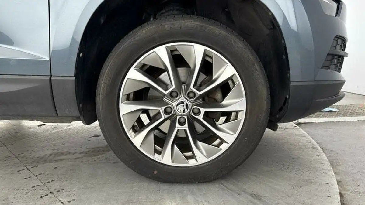 2021-skoda-karoq-15-tsi-se-drive-big-4