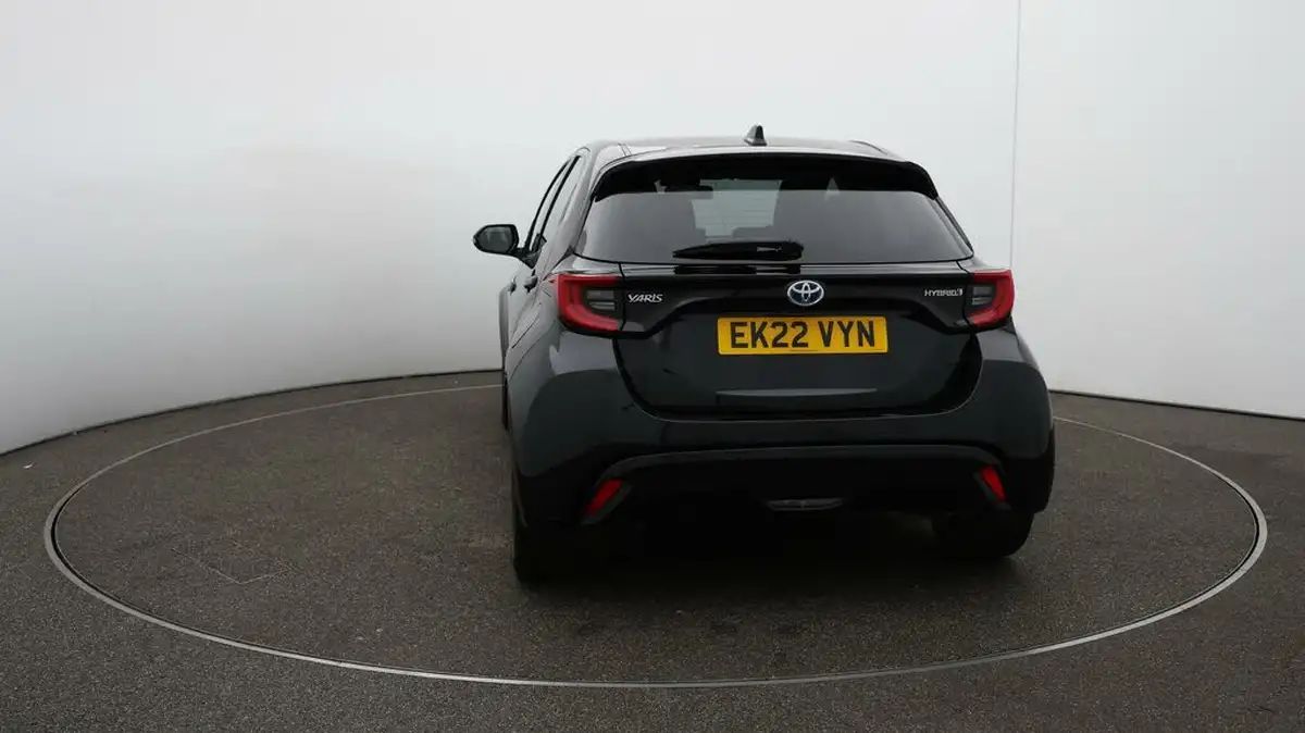 2022-toyota-yaris-15-vvt-i-excel-big-57