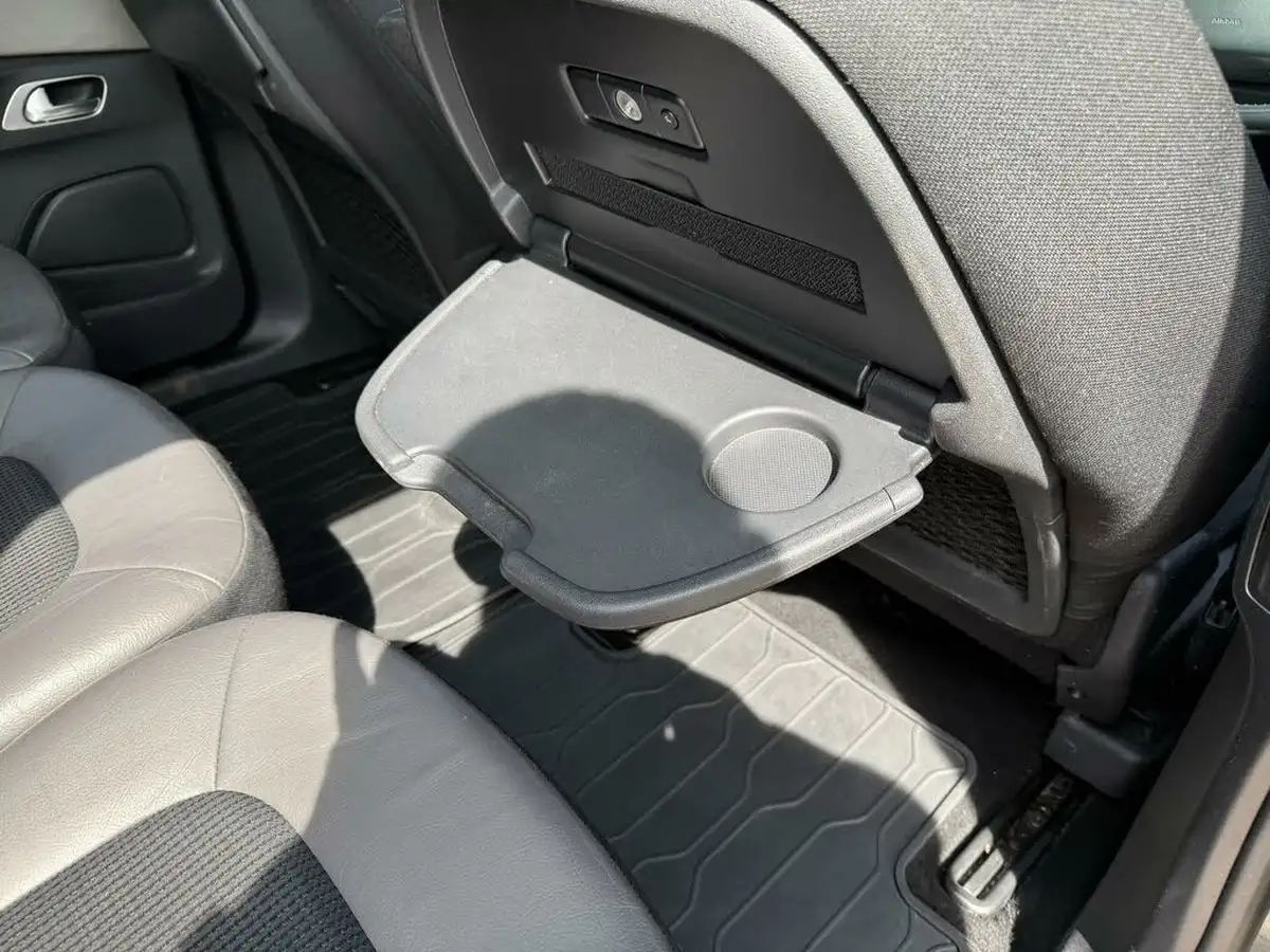 2016-citroen-grand-c4-picasso-16bluehdi-flair-eat6-big-14