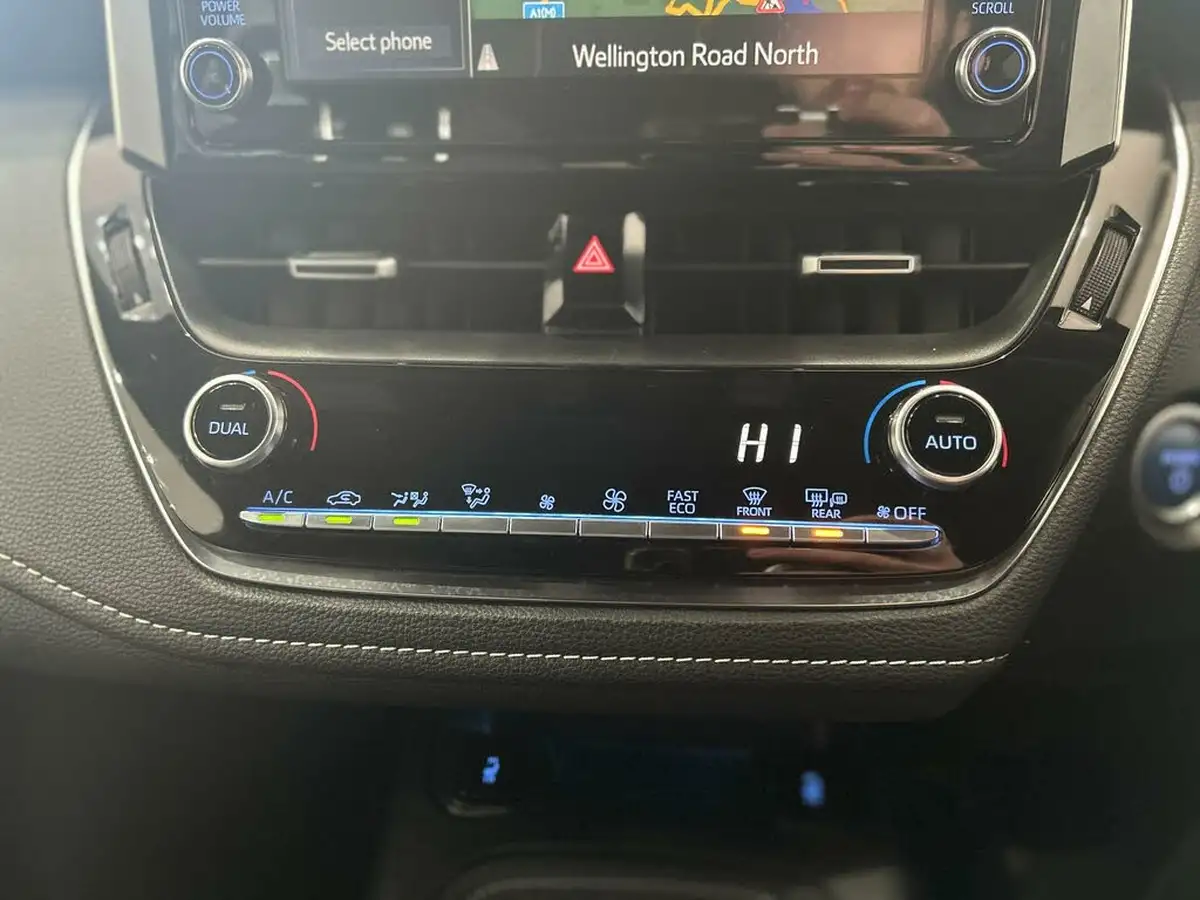 2021-toyota-corolla-18-vvt-i-design-trk-touring-sports-5d-big-35