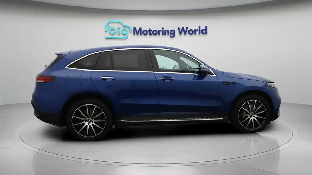 2022-mercedes-benz-eqc-e-eqc-400-amg-line-big-8