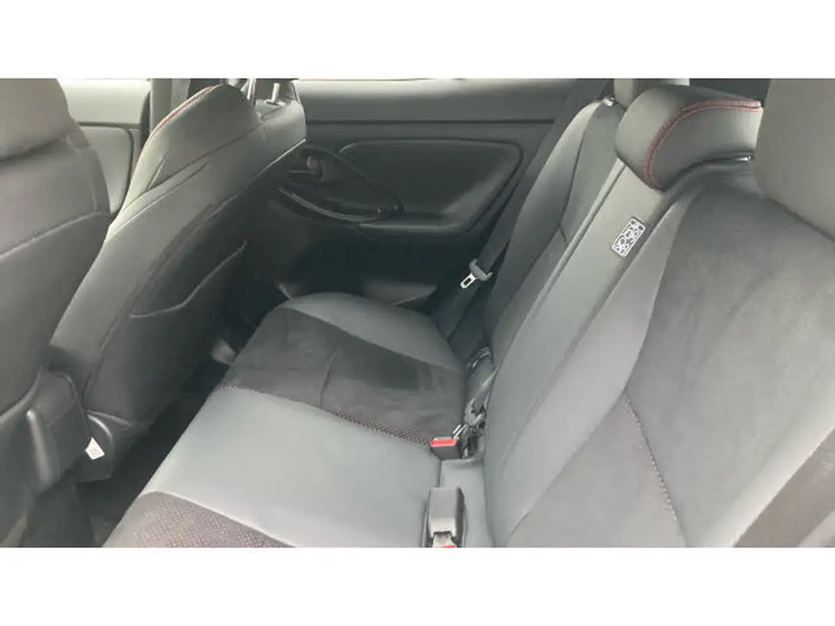 2024-toyota-yaris-cross-15-vvt-i-gr-sport-114bhp-big-12
