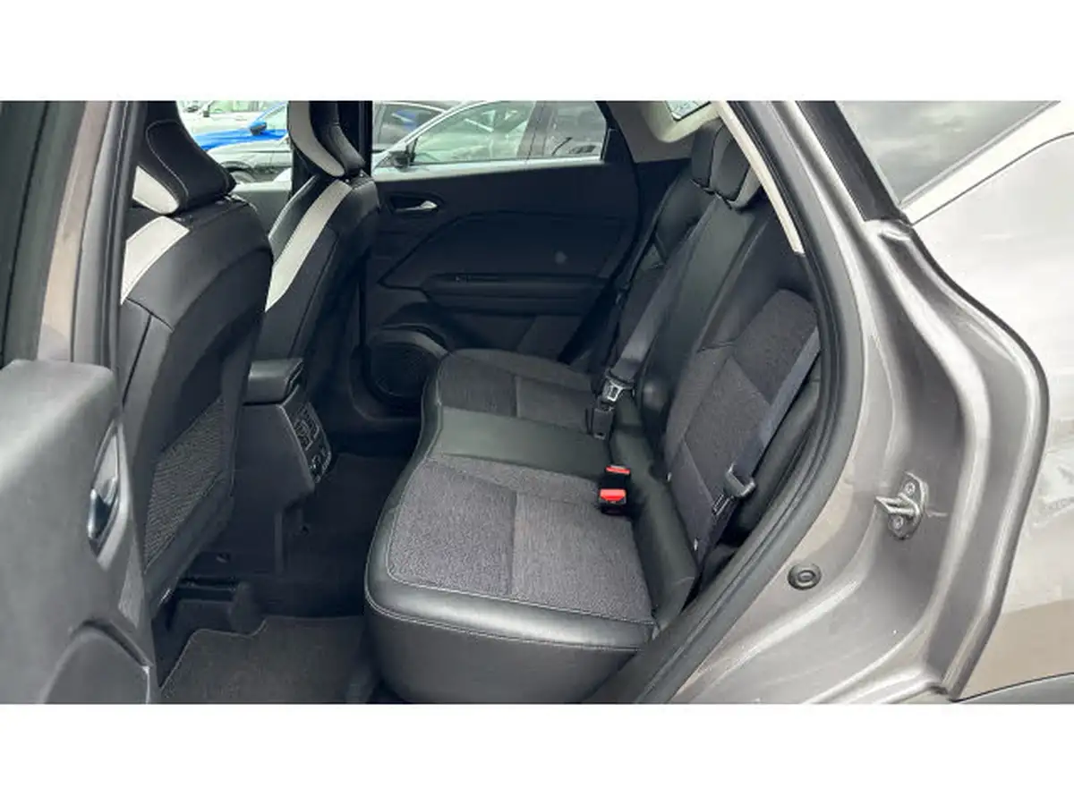 2023-renault-captur-16-techno-145ps-full-big-15
