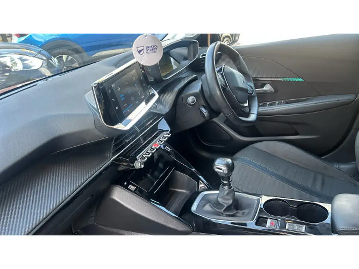 2021-peugeot-208-12-puretech-allure-premium-100bhp-big-8