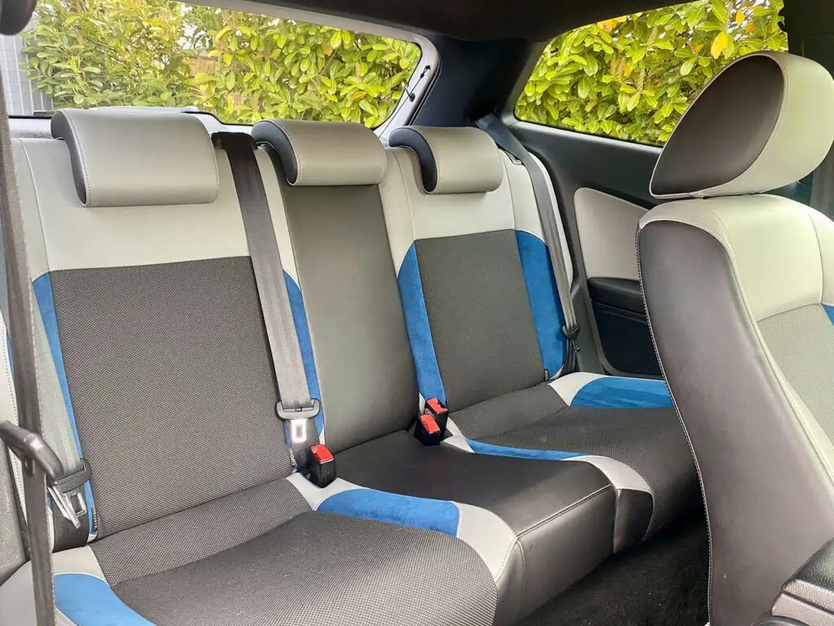 2013-volkswagen-polo-14-bluegt-3d-big-70