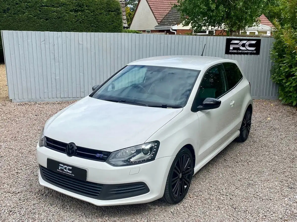 2013-volkswagen-polo-14-bluegt-3d-big-22