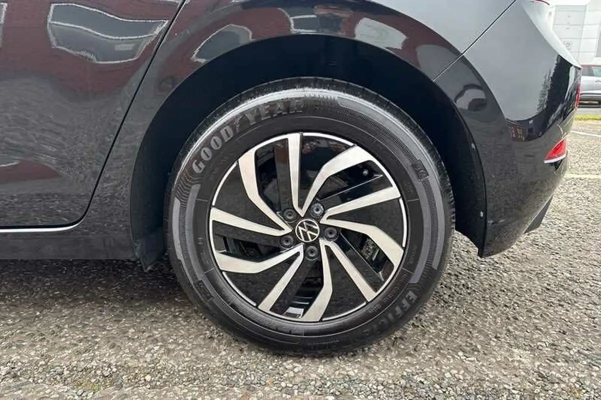 2022-volkswagen-polo-10-tsi-life-dsg-big-35