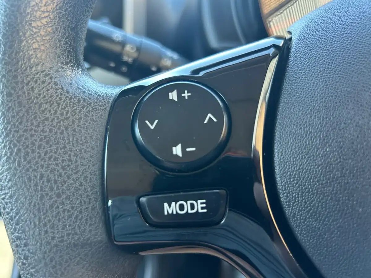 2015-citroen-c1-10-vti-feel-3d-big-16
