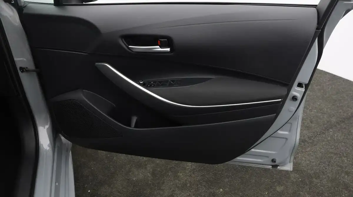 2022-toyota-corolla-18-vvt-i-icon-120bhp-trk-hatchback-5d-big-14