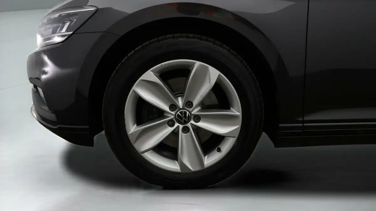 2021-volkswagen-passat-20tdi-se-nav-150ps-estate-5d-big-17