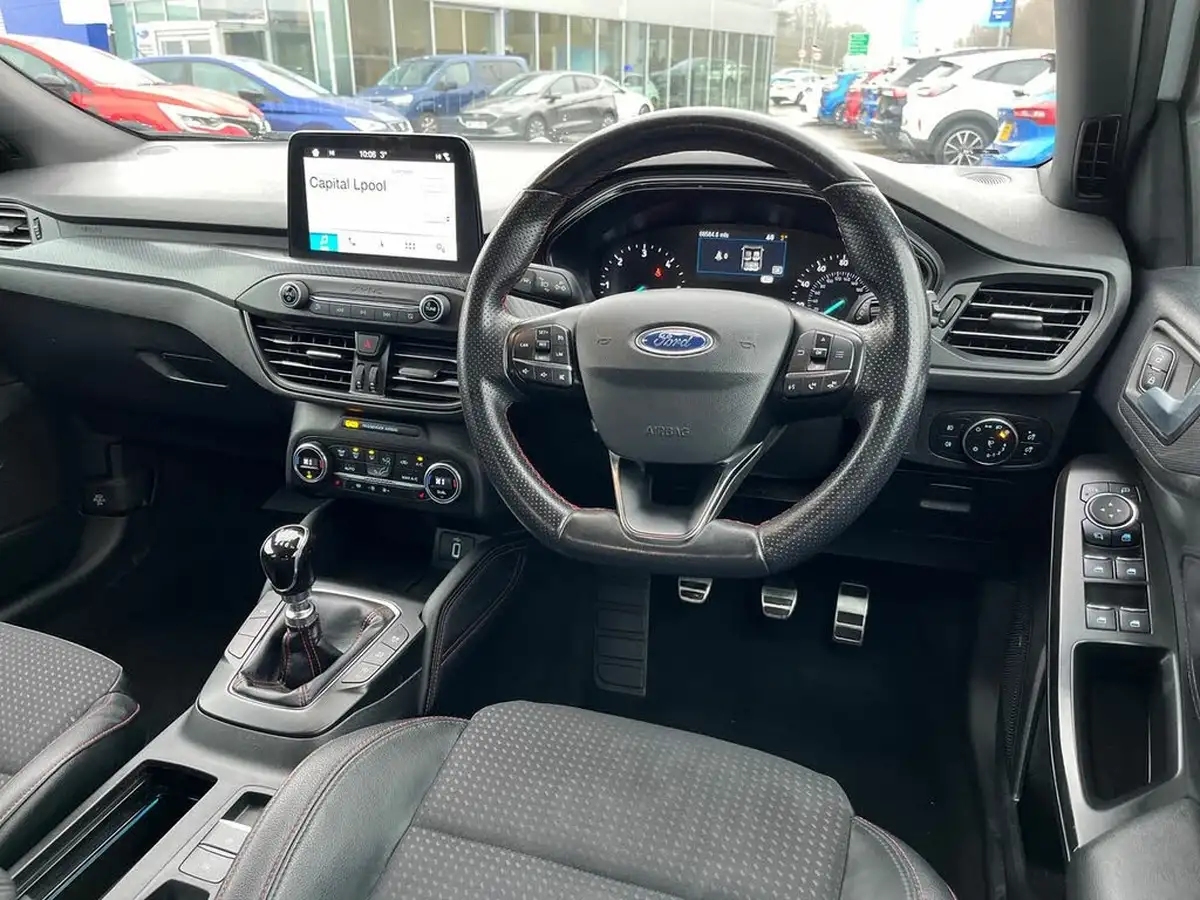 2018-ford-focus-15-st-line-x-hatchback-big-36