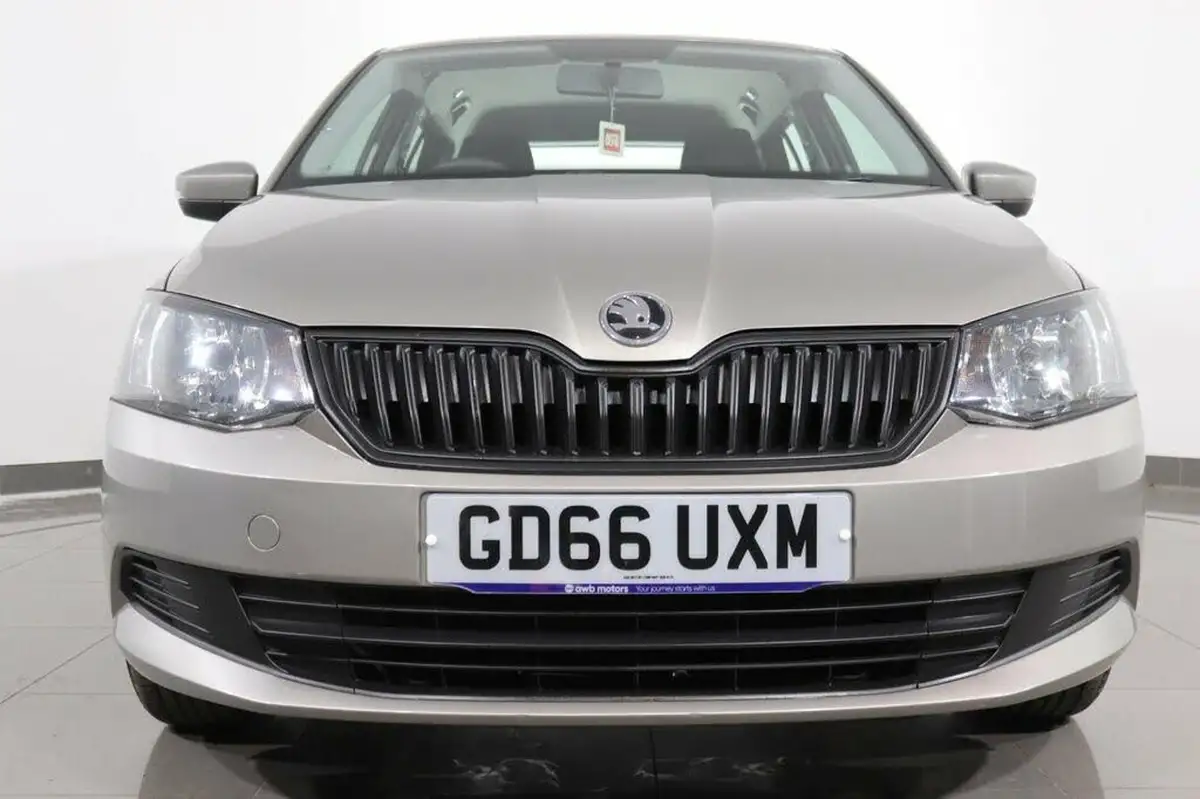 2017-skoda-fabia-10-mpi-s-hatchback-big-21