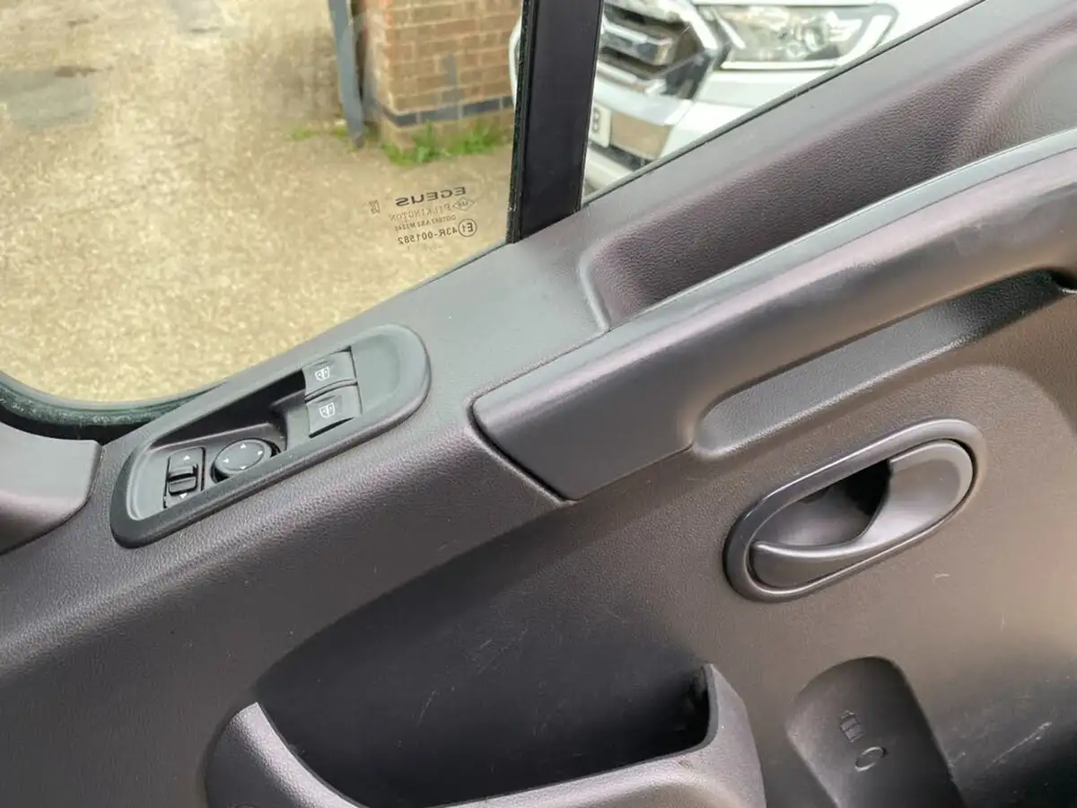 2021-renault-master-23dci-ll35-150-business-energy-chassis-cab-big-25