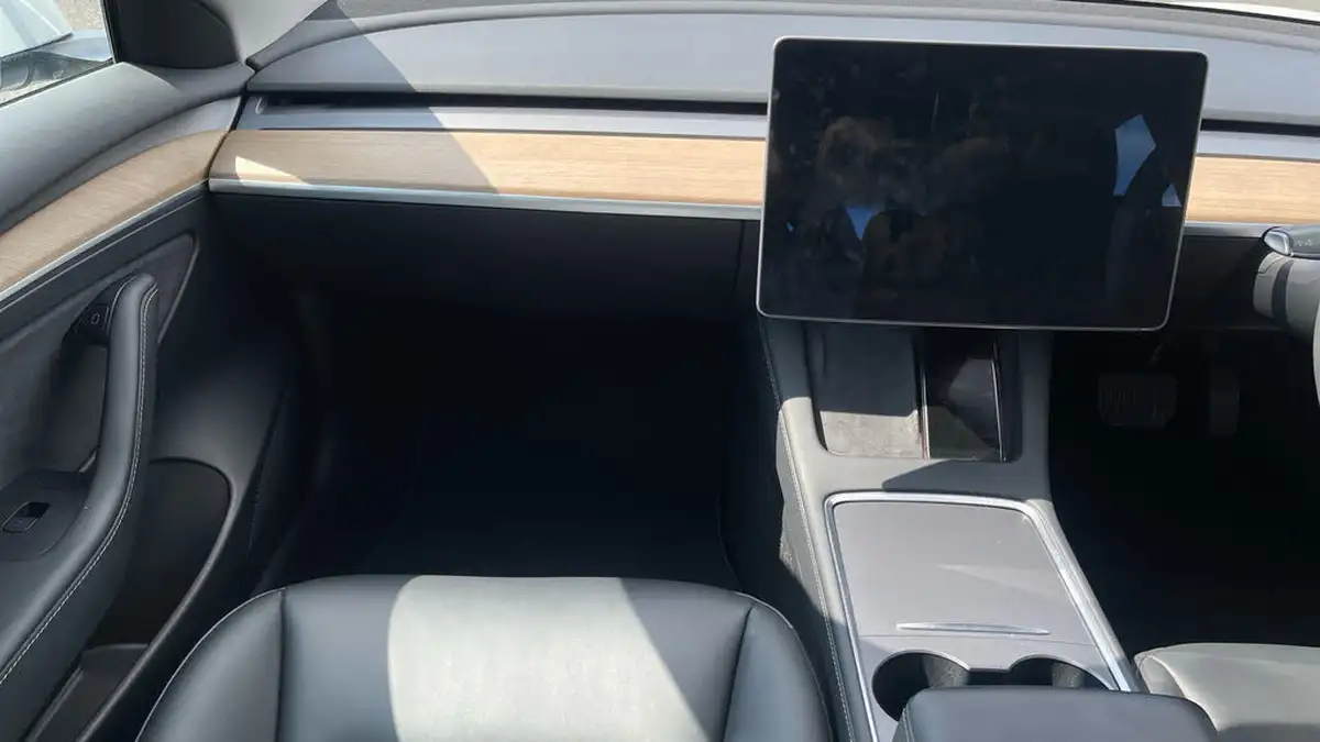 2021-tesla-model-3-e-long-range-4x4-big-11