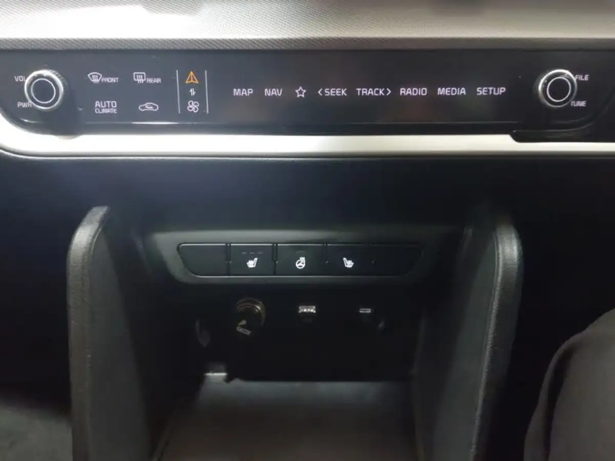 2022-kia-sportage-16-t-gdi-launch-edition-big-17