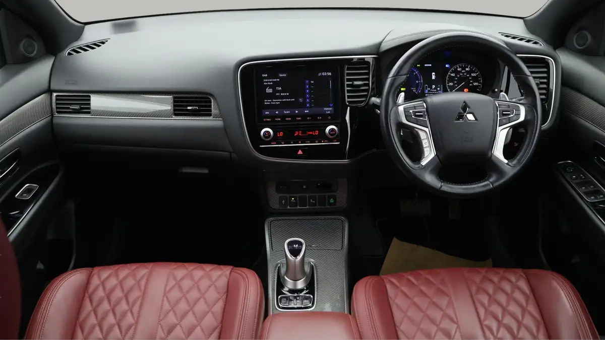 2021-mitsubishi-outlander-24-dynamic-phev-big-12