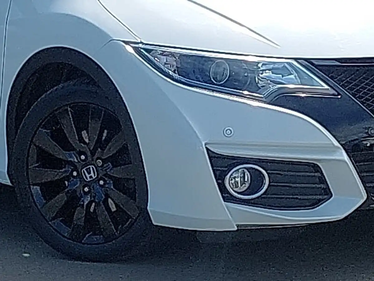 2016-honda-civic-18-i-vtec-se-plus-navi-hatchback-auto-big-8