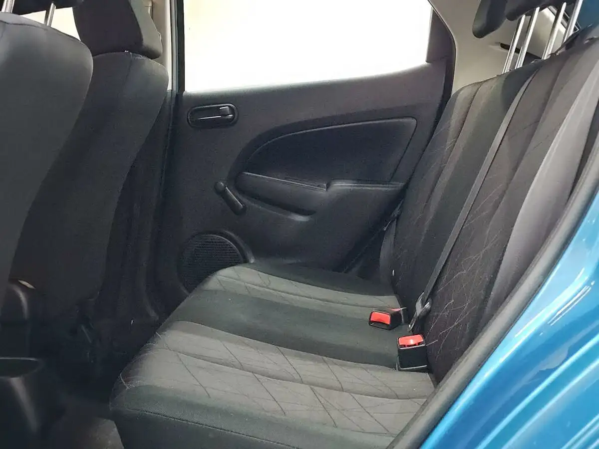 2013-mazda-mazda2-13-ts-air-con-big-20